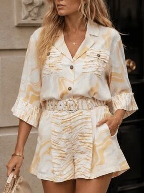 MUSTARD ANIMAL PRINT AND ABSTRACT COORD TWO PIECE SET SIZE MEDIUM - NWT